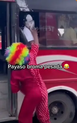 Toma tu pastel 😂 #payaso #toma #tu #pastel #platanitoshow #chuponcito #lagrimitas #viral #risa #comedia #parati #humor #funny #funnyvideos #fyp #foryou #joke #clown #itclown 