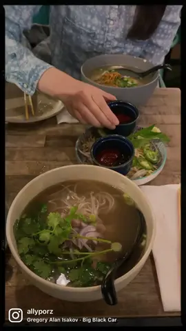 Dinner at Banh 🍜 Got a much-needed bowl of beed pho on this rainy day! #vietnamesefood #OverwatchMe #andGO #nyceats #upperwestside