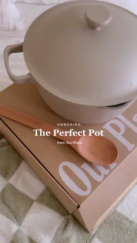I can’t get enough of this brand 🥹 @Our Place this is stunning 🤩 #perfectpot #theperfectpot #alwayspan #fromourplace #ourplace #ourplacepan #kitchenmusthaves #neutralaesthetic #unboxing #homedecor 