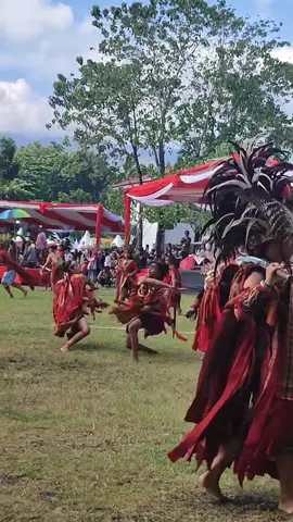 Tarian Kawasaran, adat Minahasa, Sulawesi Utara.  #FPSL2022 #kawasaran #tarianadat #minahasa #FestivalPesonaSelatLembeh2022 #adat #sulut #adatsulut #kotabitung #fyp 