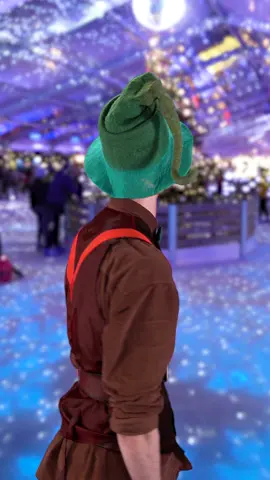 Have you booked Skate Side Dining? Bag the best seat in the house with table service while you watch the best spectator sport in the world - ice skating! ⛸️  Book for date night, group get togethers, Christmas parties or any other festive event ❄️ ✨  Head to itison.com/elfingrove to book! 