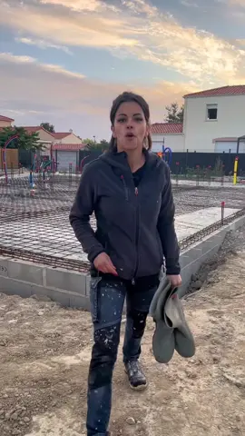 Kelly maçon papapaaaaa, dit moi en commentaire quel métier tu aimerais découvrir en video 😁. Un grand merci à toute l'équipe! encore une superbe expérience! #lebatimentrecrute n'hésite pas à te rendre sur www.lebatiment.fr .Partenariat @ffbatiment #kellycruz