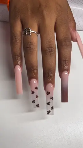 It’s giving falll 🍁🍁 #fyp #nails #nailtech #fallnails #fallszn🍂 #foryou #transition 