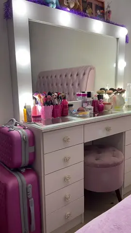 #penteadeira #camarim #penteadeiracamarim #meusonhodeconsumopenteadeiras #make #makeup #decoracao #maquiagem #rosa #pink #tubaraoteamo 💖💖