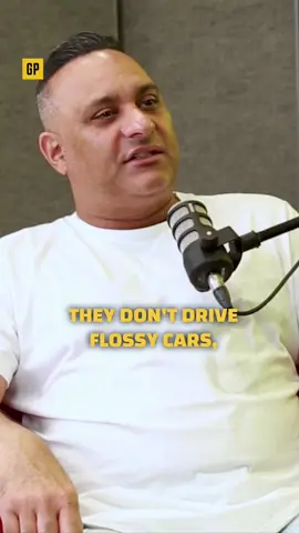 Pay attention to what they drive!! There’s a difference between those that are flashy and those that are quiet about it. Flashy attracts the wrong people and reduces your quality of character. We’ve all seen that one flashy person and cringe right? #gentstalk #fyp #motivation #mindset #menshealth #advicetok #MentalHealth #mindset #russellpeters 
