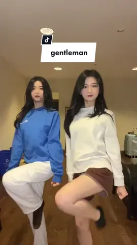 happy thursday 😎😎 #dance #funny #gentleman #psy #kpop #korean #fyp #foryoupage #twins #sisters #asian 