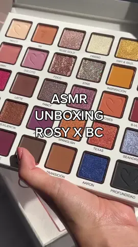 Tenía que hacerlo con los rayos de sol y todo así muy aesthetic 🤌🏻 @Rosy McMichael @Beauty Creations #makeup #rosymcmichaelxbeautycreations #rosymcmichael #asmrsounds #asmr #asmrunboxing #reseñamaquillaje #everydaypalette