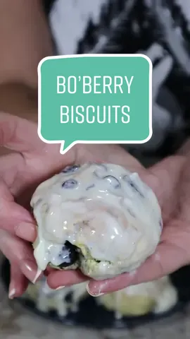 Bojangles Bo’Berry biscuits at home with just 3 ingredients! #dollartreedinners #bojangles #boberrybiscuits #blueberrybiscuits #eatingonabudget 