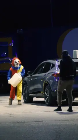 killer clown scare prank #pranks #scary #horror 