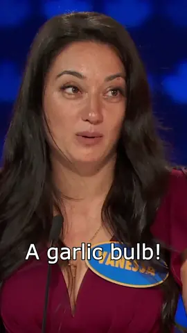 How did a garlic bulb get stuck up there? #FamilyFeud #FamilyFeudCanada #GerryDee #MrD #garlic #funnyclips #gameshow
