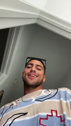 ليش تحب ألما يحبني 