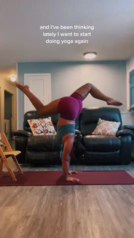 Handstands, I’ve missed you #yoga #handstand #inversion 