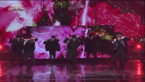 có ai mê WHO giống mình khôngggg #seventeen #performanceteam #jun #hoshi #dino 