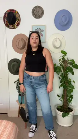 Vamonos a la goodwill, bitch 🫶🏼 #latinxcreatives #contentcreatortiktok #FlexEveryAngle #fashioninspo #fashiontiktok #wardrobechange #getcreative #MomsofTikTok #fashiontiktok #latinastiktok #upcycling #wardroberevamp #goodwillfinds #thriftwithme 