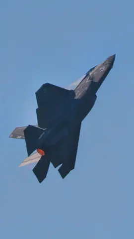 The F-35C Lightning II going vertical at Fleet Week! One of the many clips to come from the airshow! #lockheedmartin #f35 #f35c #f35lightningii #fleetweek #airshow #sffleetweek #fighterjet #afterburner #military #navy #plane #airplane #planespotting #planespotter #avgeek #aviation #aviationlovers 
