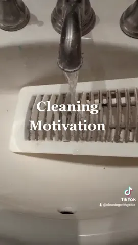 OMG 😂 #cleaningmotivation  #cleaningwithgabie #CleanTok #airtrackcleaning 