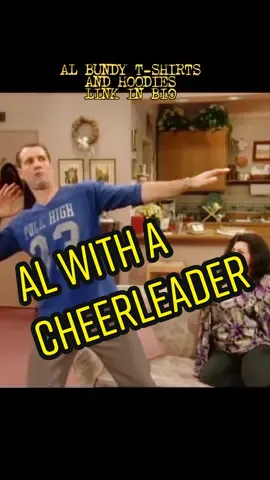 What happens when Al Bundy meets his former cheerleader? 🤣 #albundy #marriedwithchildren #cheerleader #funnytvmoments 