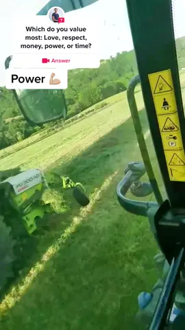 #answer to @Devin Myrick women do it better 🚜 💪🏼 #power#womendoitbetter#tractordriving#agrilass#silage#fyp 