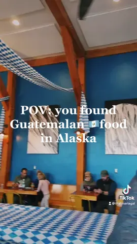 Guatemalan food & beer? I’ve found my people 🇬🇹🍻 #girdwoodalaska #girdwoodbrewery #mochileros #alaska #october #sunday #sundayfunday #sundayscaries #longweekend #alaskavibes #alaskaliving #alaskalife #crunchy #brewery #FlexEveryAngle #weekend #fallvibes 