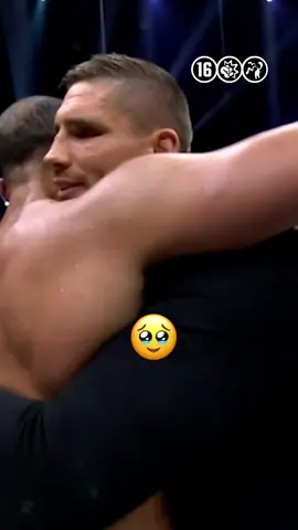 Dit is sport 🙏❤️ #Glory #Collision4 #badrhari #ricoverhoeven #alistairovereem #knuffel #kickboksen  #champs #videoland 