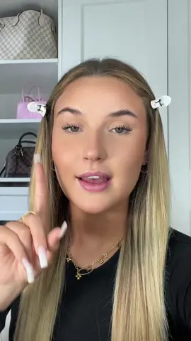 IM SHOOK😮😮 you need to try thissss!!!! #doesitwork #tryinglipplumper #diylipfiller #lipfiller #biggerlips #howtomakeyourlipsbigger #beautyhacks #bethanyfosbery #trending #FlexEveryAngle 