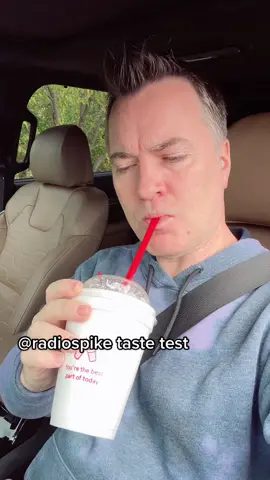 @radiospike tries the #chickfila #autumnspiceshake 