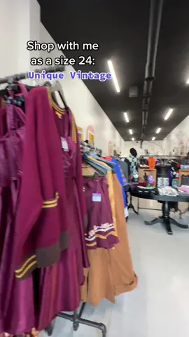 What can you find in store as a size 24 at Unique Vintage? Watch this to find out! My goal was to check out some of their plus size fall fashion offerings 🍂