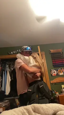 surprised my lover ❤️‍🔥 #longdistancerelationship #ldr #highschoolsweethearts 