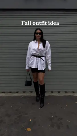 Simple fall outfit idea. Sometimes simple but chic looks good! It depends on what I’m in the mood to wear. #kneehighboots #falloutfit #bikershortsoutfit #whitebuttonup #denimpurse #styleblogger #mexicanblogger #fashioninspo #timelessfashion #lacebikershorts 