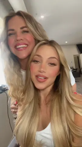 @Nathalie Paris Stunning in our 20 inch Berlin Blonde!! #blonde #Love #extensions #highlights #hairtok 