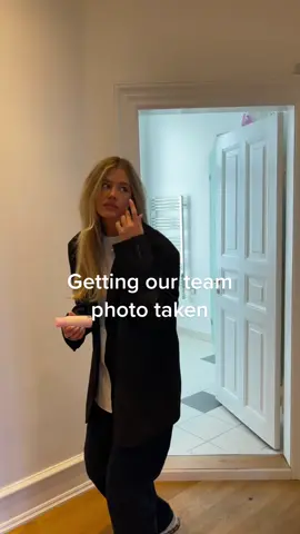 Photo of the team 😍 Watch to see the result  🫶🏼 #office #photography #loadcreatives 