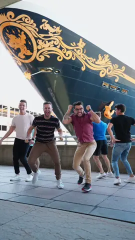 Are you ready!? If you don’t know who they are just chick here to find out! -> @Michael and Matt @ClayRiceThomson @Chris Rice-Thomson also we bumped into the Disney magic while in Fort of New York! Someday we will get on that boat! dc: @brookieandjessie   . . #Internetfriends #collab #dinseywish #newyork @lizzo #disneycruiseline 