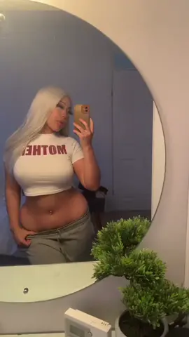 Still looking hot 🥵🥵
