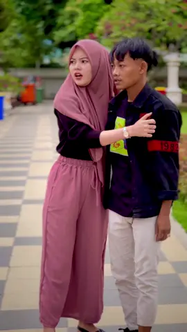 Jangan pernah sentuh wanita ku apalagi cium tangan😮‍💨😏@DewiCk_ @PAK CIIPENKZ🐇 @FTS - DionCs #UKI #ukiapk #fyp #viral 