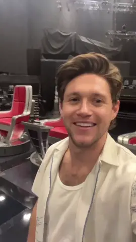 send help we are NOT okay 😩😍😭 #thevoice #niallhoran #onedirection 