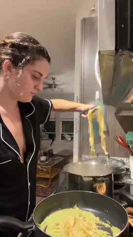 Disclaimer: use half the amount of raw onion that I used in your magic green sauce. Breath be stankin #pasta #pastatiktok #greensauce 