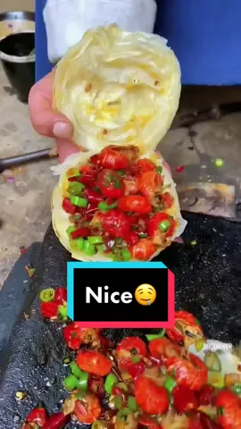 I sneaked into the the alley and made my rougamo silently😂😂 #rougamo #roujiamo #bbqdriver #puffpastry #chinesefood #chinafoodviral #outdoorfood #outdoorcooking #finefood #chinesehamburger #foryou #fyp #foodtiktok #eatingvideo #stonecooking #foodchina #cook #mukbang #Recipe #food
