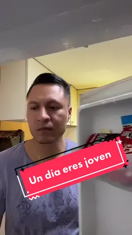 Un día eres jove #undiaeresjoven #joven #alotrodia #nevera #original #lagunamental #semeolvido #seolvido #aquevine #quehagoaqui #laedad #elavion #raciel #tiktoktijuana #tiktokmexico #voy #voyalanevera #refri #refrigerator 