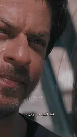بَعدَ أن تَرَكَت قلبهُ للإحتراق و هَجَرَتهُ بقسوةٍ طوالَ هذهِ السنين ، عادَت .. ورُغم ما يحملهُ الإنتظارُ مِن مَرارةٍ .. إلّا أنّ طعمَ اللقاءِ بعد ذلكَ لهُ لذّةُ مذاقٍ لا تُقاوَم .. 🖤♥️ #شاروخان #كاترينا_كيف #srk #shahrukhkhan #jabtakhaijaan 