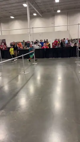 Such a wholesome moment when these two young fans met Jalen Hurts. ❤️ (🎥 @philadelphiaeagles) #flyeaglesfly #fun 
