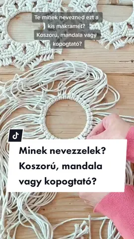 Te minek neveznéd? Írd meg kommentben ☺️ #dekoráció #makramédekor #lakberendezés #makramé #lakásdekoráció #macramewreath #koszorú #mandala #kopogtató 