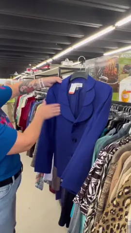 Thrifting in Nashville! #southernthrift #goodwill #thrift 