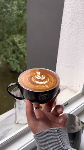 #fyp #goviral #coffee #trending #milk #coffeetime #tutorial #tik_tok #fyppoppppppppppppppppppppppp #باريستا #coffeetiktok #baristalife #franchpress #homebarista #nestle #nescafé #morning #latte #latteart #lattearttutorial #morningroutine #فرنش_بريس