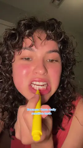 🦷 🪞🛀🏻🧴🪟So if anyone ese has sensitive teeth, i just put you on!  i lost this for a day once in all my highlighters in my desk, 