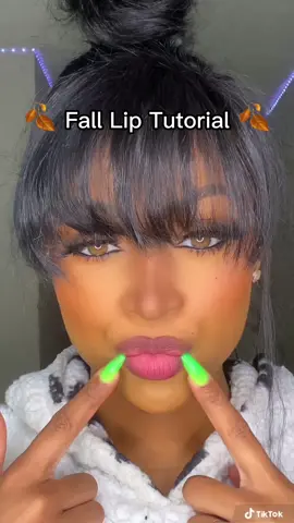 Waited all summer to finally wear a dark lip😭 🍂 #fallmakeuplook #falllipstick #fallmakeuptrend 