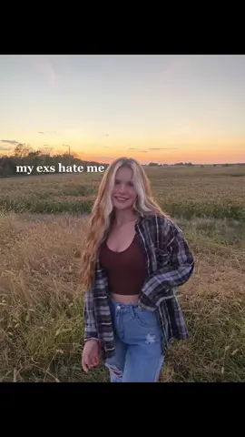 dont question the 3rd pic #greenscreen #relatable #zachbryan #burnburnburn #lyrics #music #lyric #videoinspo #country #countrylyrics #sunset #song #songinspo #ideas #videoideas #trend #trendy #trending #countrymusic 