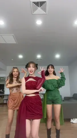 รับอะไรดีคะ คาปูชิโน่ เอสเปรสโซ่หรืออาราบิก๊าาาดีคะ☕️💃🏻💃🏻💃🏻 #SIZZYGIRLGROUP 