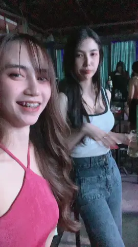 มันถ่ายTikTok โดยไม่รู้ว่าเป็นเพลงอะไร🤣 ดูดเบียร์ทำเป็นเมากันอ่ะ 2คน @Gif Zie 💕🍃 