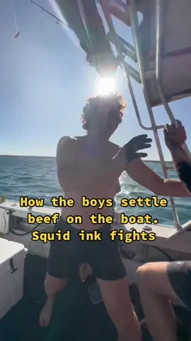How to settle beef on the water 😂 #fyp #fishing 