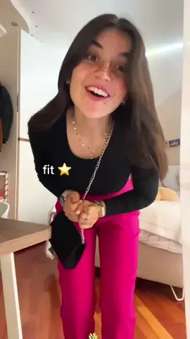 ADOROOO QUESTO PANTALONE. vi piace??? ⭐️⭐️#perte #neiperte #dimagrimento #cambiamentofisico #outfitideas #fitcheck #outfit 